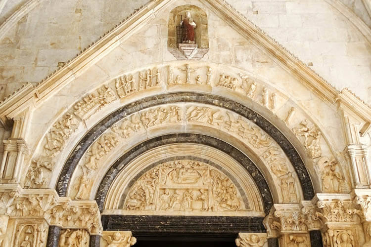 Radovan Portal Radovan Portal at St. Lawrence Cathedral in Trogir