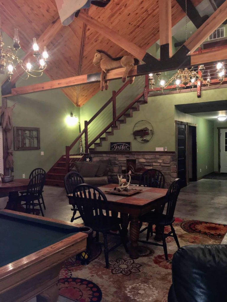 Amish Barn Great Room Alternate View- Photo Credit: Airbnb