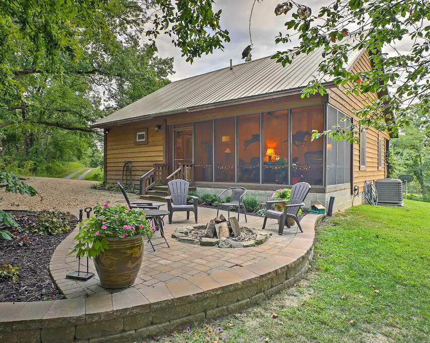 exterior of Makanda Cabin